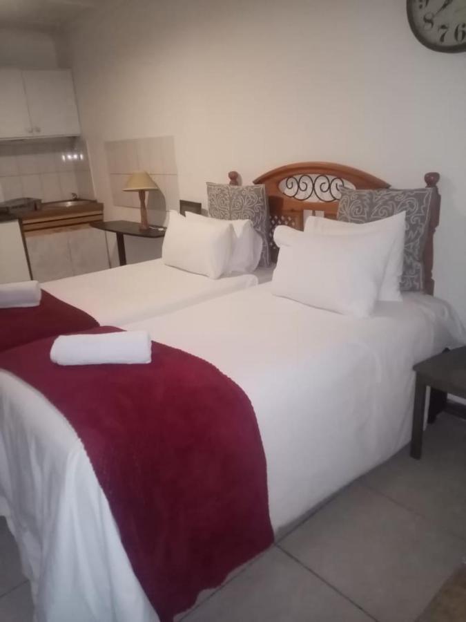 Hôtel Red Pillars à Port Elizabeth Extérieur photo